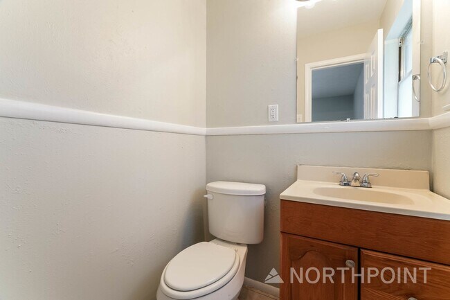 Building Photo - 3 BR/1.5BA | Updated Single Family Home | Front yard |In Hurst!