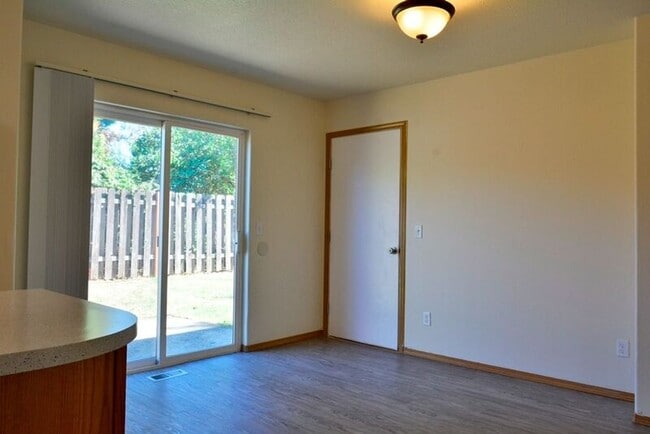 Building Photo - 20546 SW Lavender Ave