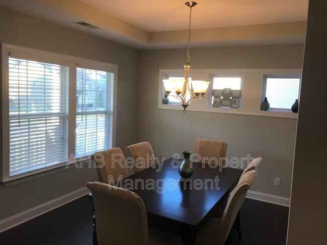 Building Photo - 850 Longleaf Pine Pl
