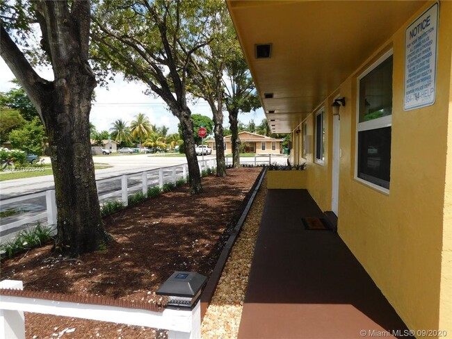 Building Photo - 5972