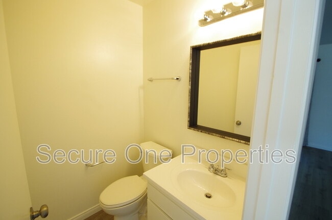 Building Photo - 491 Serento Cir