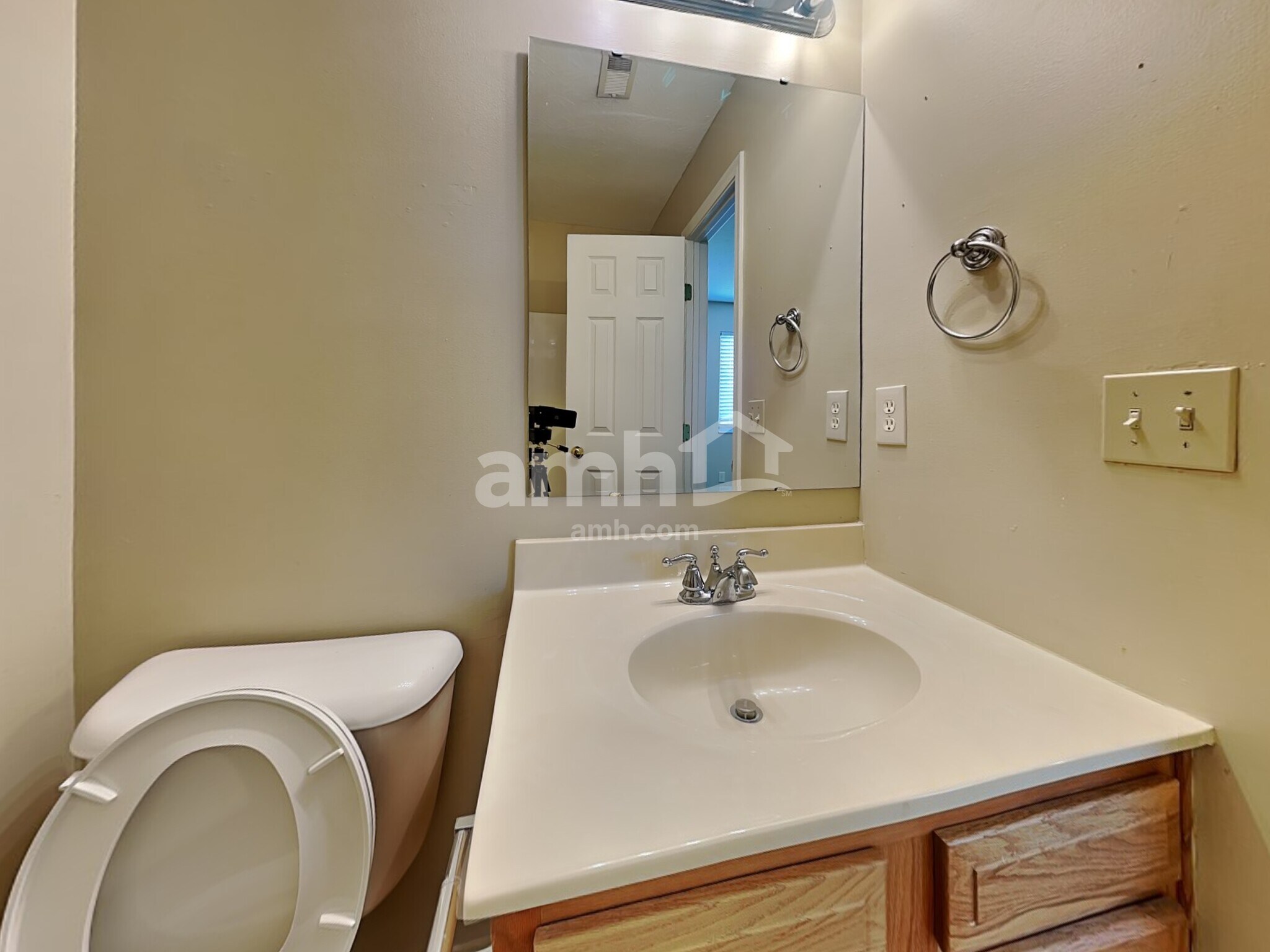 Building Photo - 6530 N Andover Way