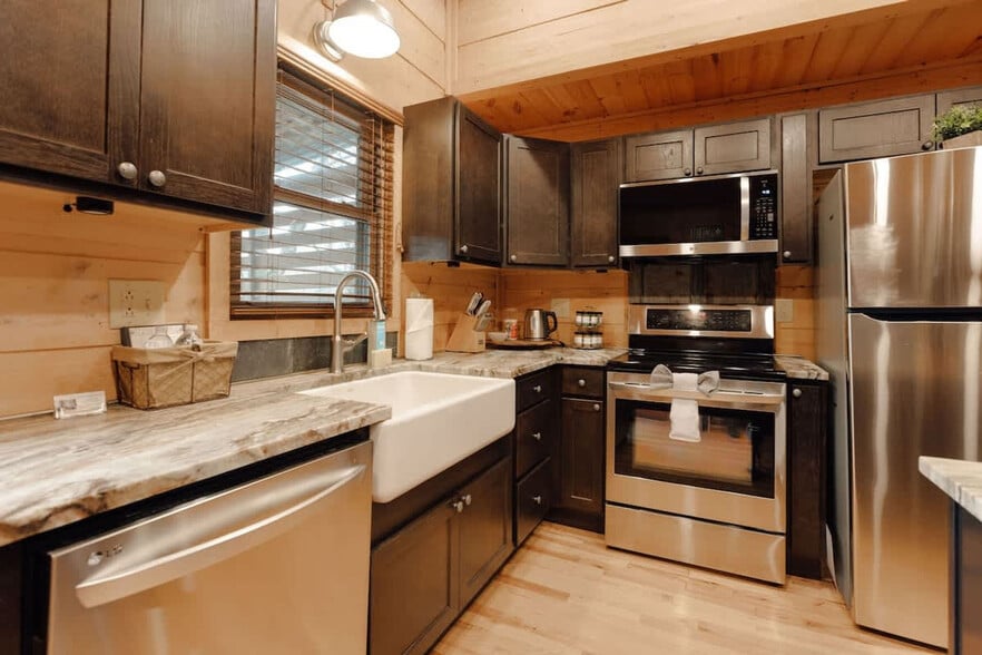 Building Photo - 521 Baywood Dr