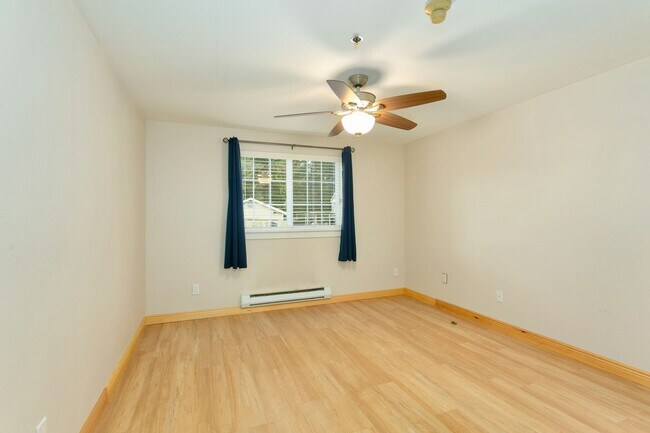 Building Photo - Cozy 2 bedroom, 2 bathroom condo- Federal Way Area