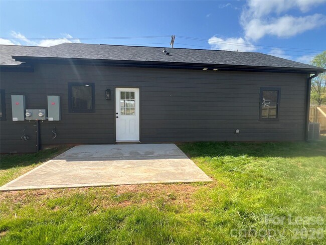 Building Photo - 1214 Pearl St