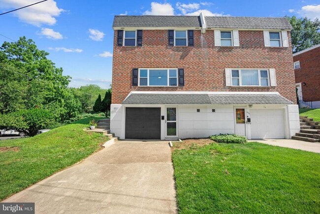 Building Photo - 857 Green Valley Dr