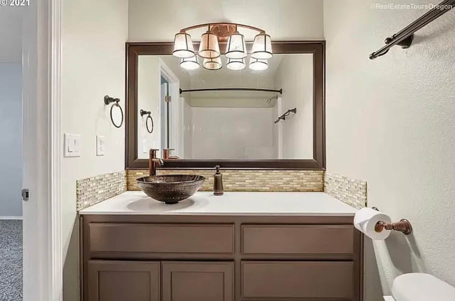 Building Photo - 5615 NE 75th Ave