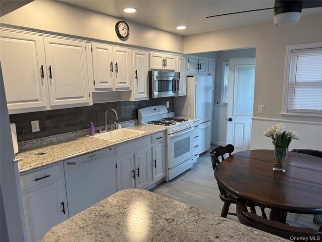 Building Photo - 273 Mott Ave