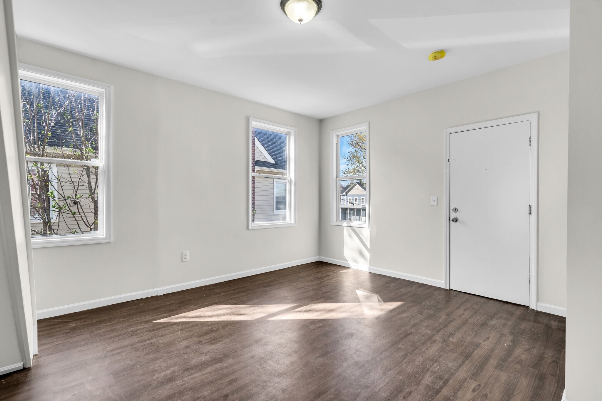 Building Photo - 478 Bath Ave