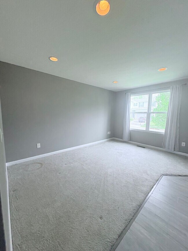 Building Photo - Stunning 3-bedroom, 3.5-bathroom home in Reynoldsburg