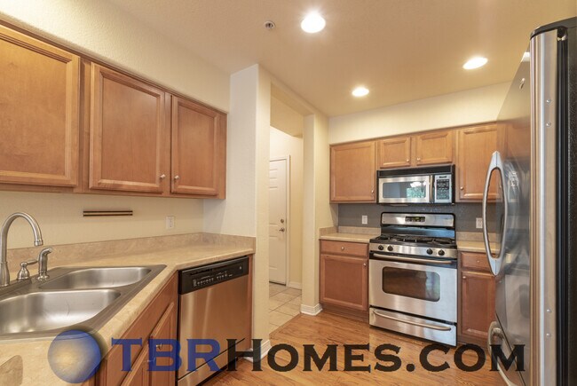 Building Photo - 14300 Waterside Ln