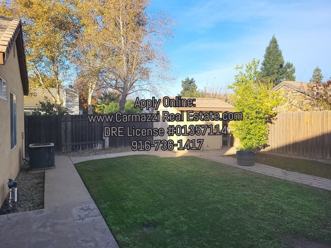 Building Photo - 9197 Irish Gold Way