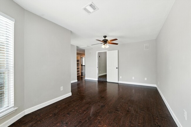 Building Photo - 9128 Cumberland Dr