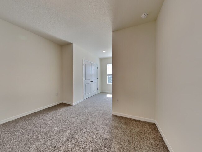 Building Photo - 310 Mangrove Shade Cir