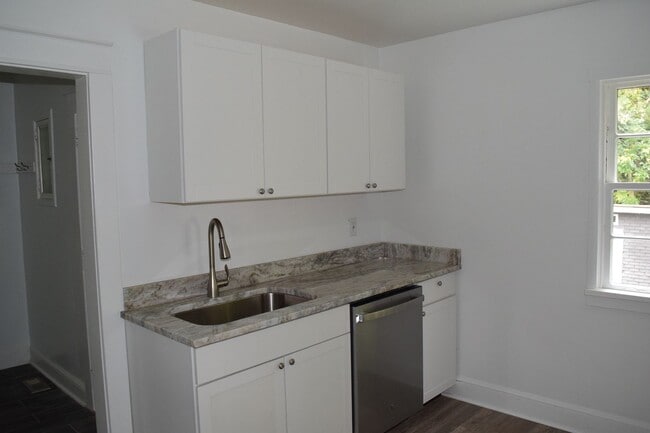 Building Photo - Cute modern rancher in the heart of Highla...