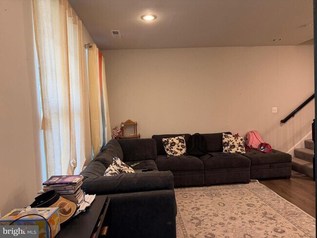 Building Photo - 7079 Banbury Dr