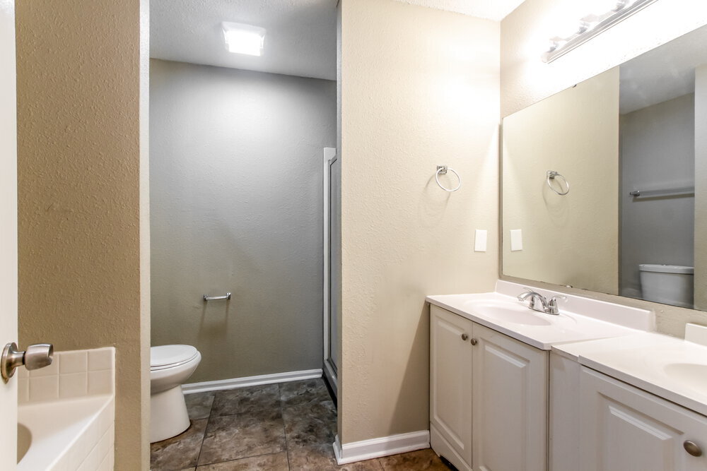 Building Photo - 607 Sweet Creek Dr