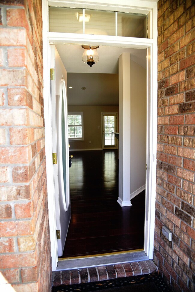 Building Photo - 1402 Ernest Hemingway Dr