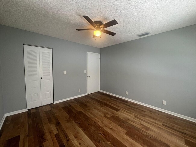 Building Photo - 5184 Jog Ln