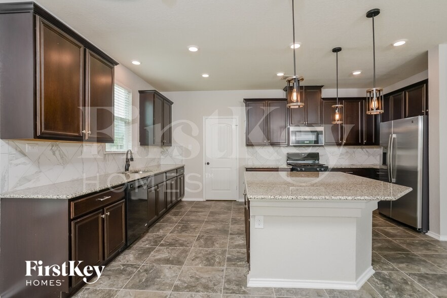 Building Photo - 15302 Cascade Point