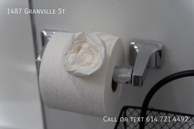 Building Photo - 1487 Granville St