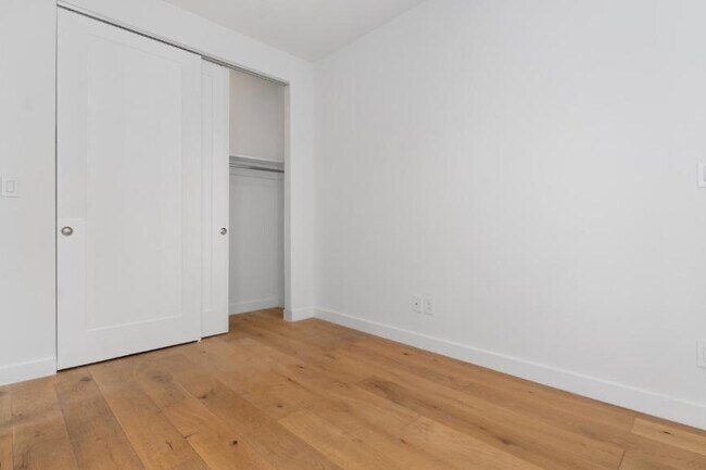Building Photo - 1 bedroom in New York NY 10011
