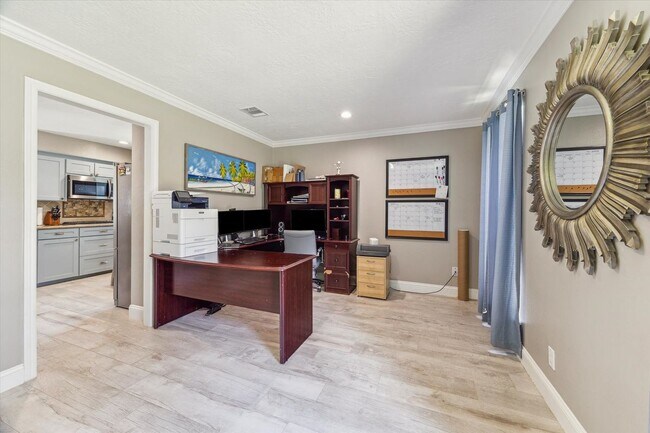 Building Photo - 4311 Meadowbank Dr