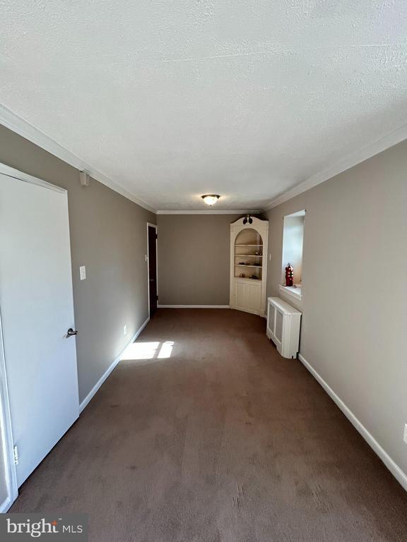 Primary Photo - 176 Davisville Rd