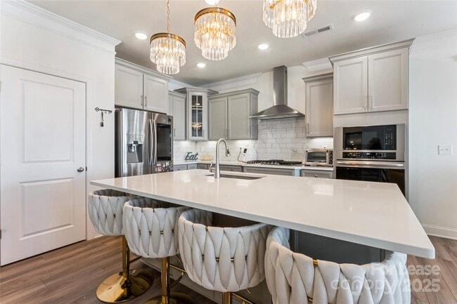 Building Photo - 116 Farrier Ln