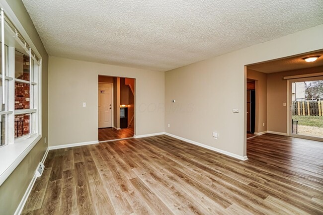 Building Photo - 6464 Firethorn Ave