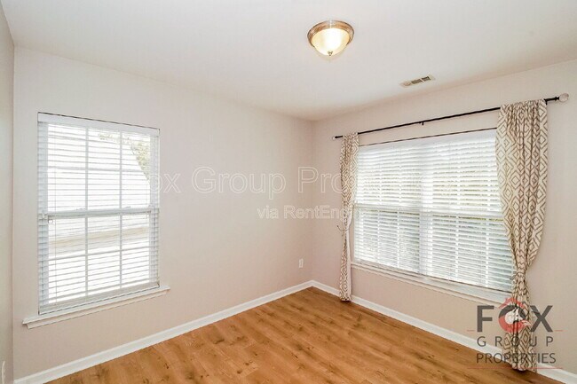 Building Photo - 9017 Socata Way