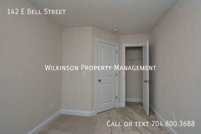 Building Photo - 142 E Bell St