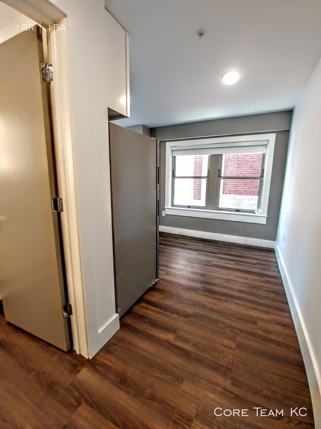 Building Photo - One bedroom at The Netherland
