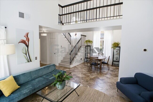 Building Photo - 26848 Hummingbird Cir
