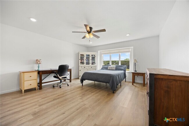 Building Photo - 921 Indian Trail