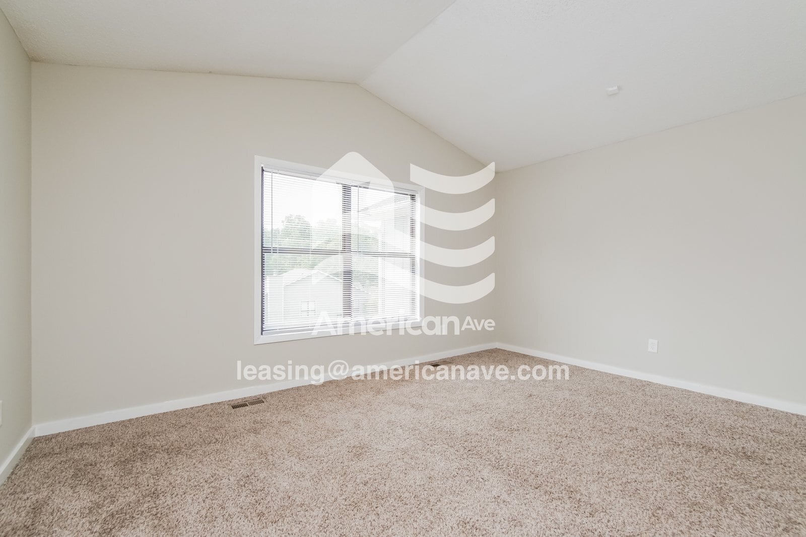 Building Photo - 5944 Laguna Dr