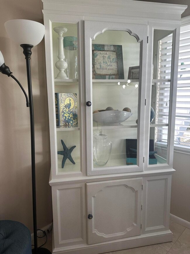 Building Photo - 51 Tilford C