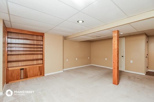 Building Photo - 18508 E Blackhawk Trail, Independence, MO ...