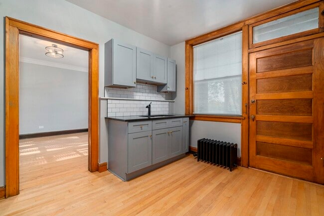 Building Photo - 530 Hillside Ave