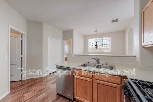 Building Photo - 10932 Hanalei Ave NE