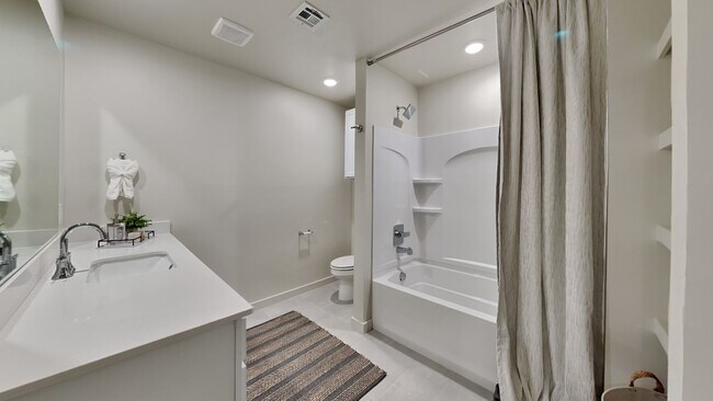 Building Photo - Luxury 3 Bedroom 2.5 Bathroom Townhome in Piedmont Schools (Neighborhood Park)