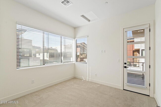 Building Photo - 1 Easy St