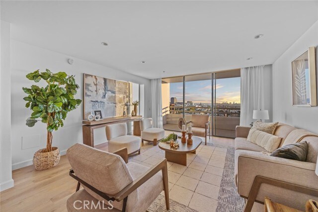 Building Photo - 343 Pioneer Dr