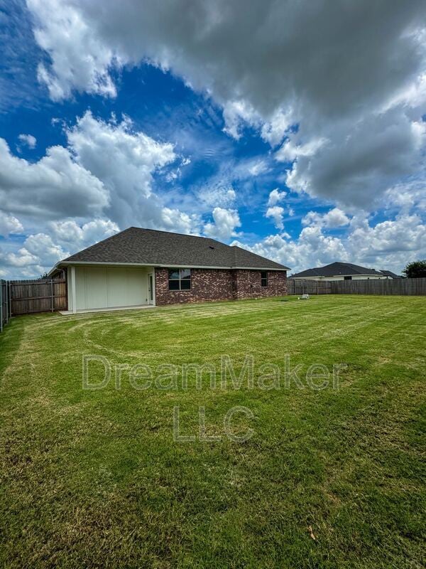 Building Photo - 5328 Red Maple Ave