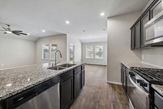 Building Photo - 40463 Gdn Hts Ln