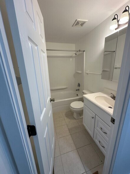 Building Photo - 2329 Obetz Dr