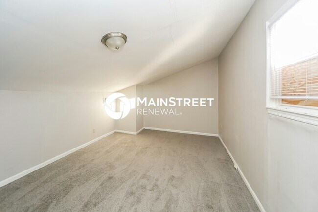 Building Photo - 3 Bedroom Pet-Friendly Home in Memphis, TN with Main Street Renewal