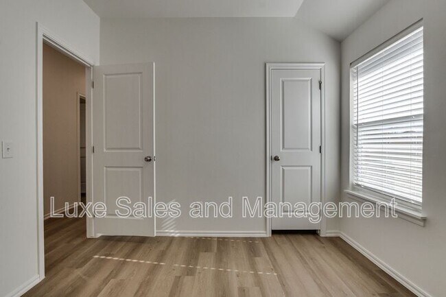 Building Photo - 11611 Mackenzie Wy