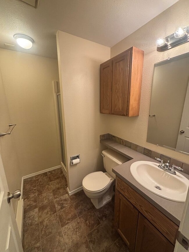 Building Photo - Beautiful Townhouse on 13th Street