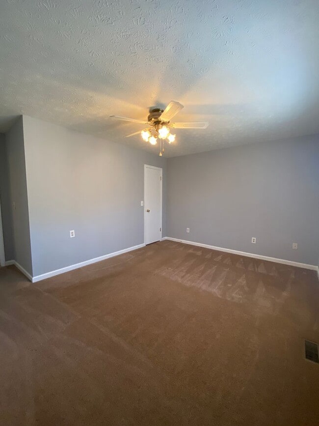 Building Photo - OCONEE COUNTY - Cute 2 bedroom 1.5 bath ho...